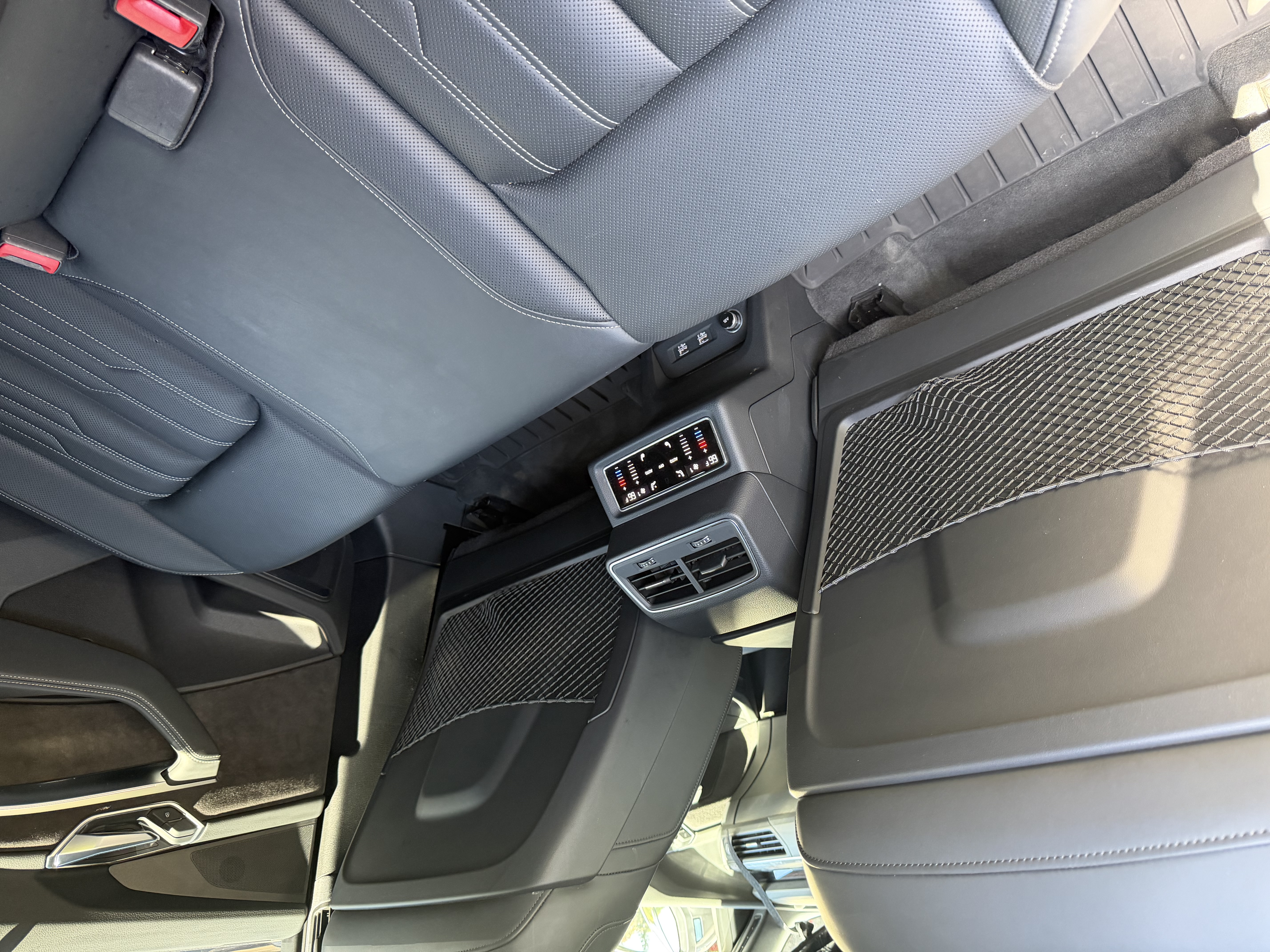 Used 2019 Audi e-tron Prestige w/ Prestige Package AWD/4WD image 15