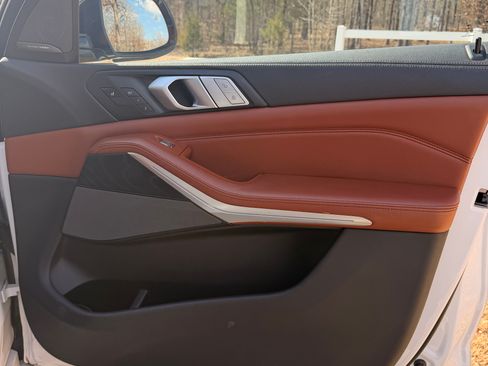 Used 2019 BMW X7 xDrive50i w/ Premium Package image 17