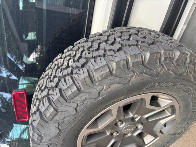 Used 2015 Jeep Wrangler Rubicon w/ Power Convenience Group AWD/4WD image 14