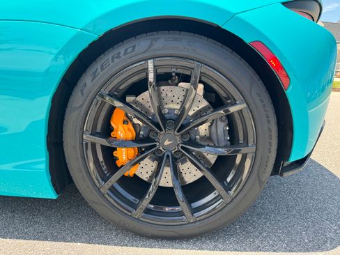 Used 2025 McLaren Artura Spider RWD image 25