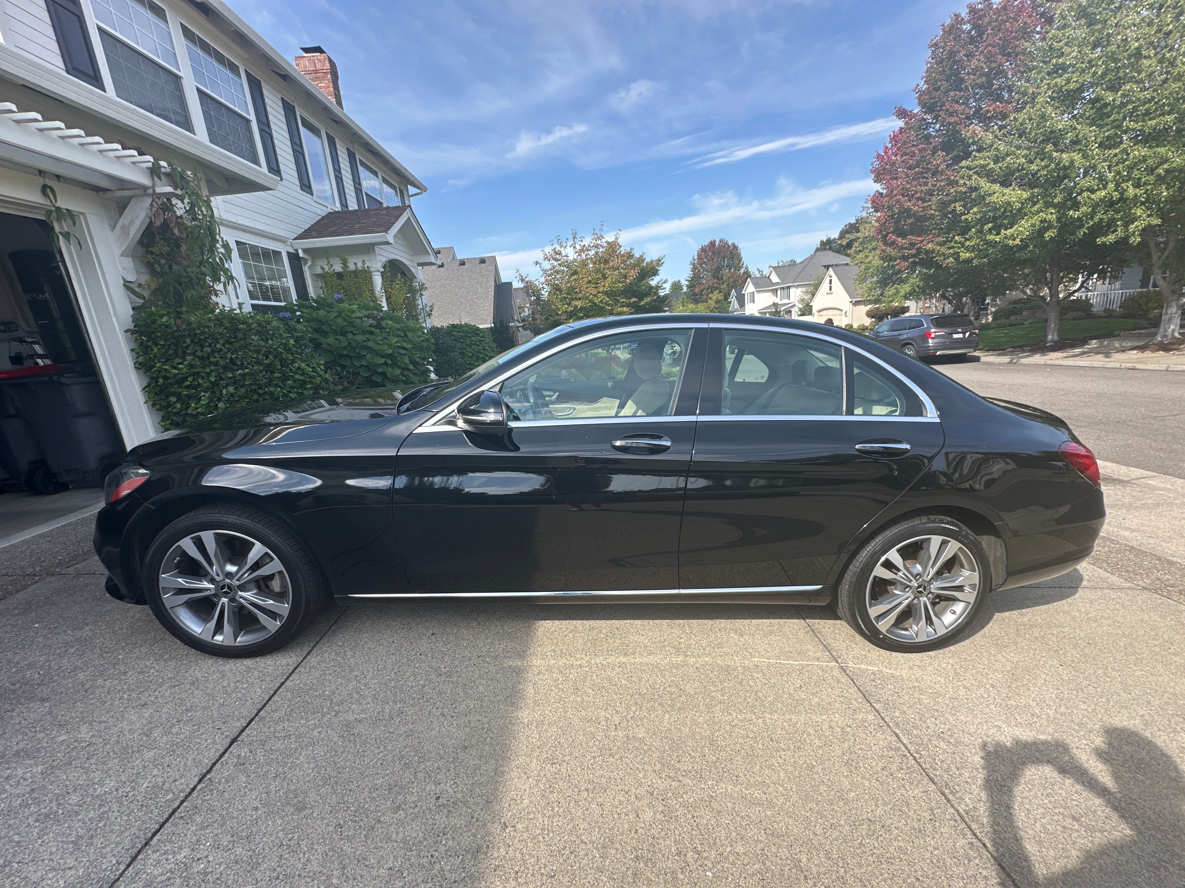 Used 2020 Mercedes-Benz C 300 4MATIC Sedan image 9
