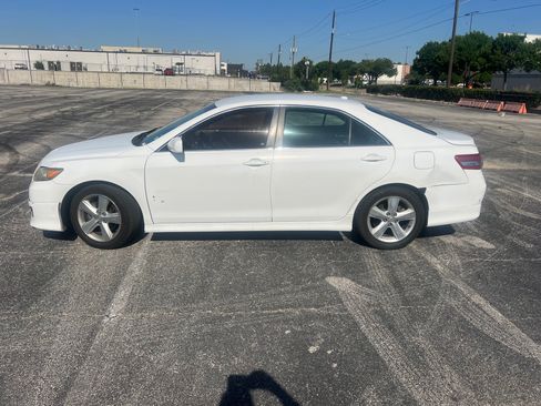Used 2011 Toyota Camry SE w/ Fleet Convenience Pkg FWD image 1