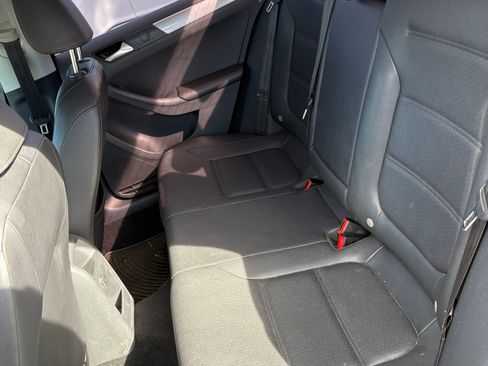 Used 2017 Volkswagen Jetta SE image 14