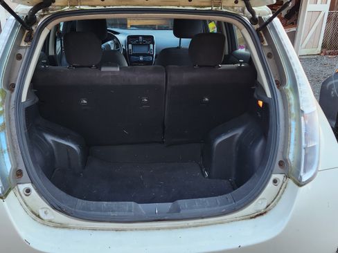 Used 2013 Nissan Leaf SV w/ LED & Quick Charge Pkg image 12