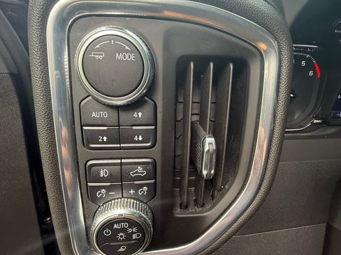 Used 2022 GMC Sierra 1500 Elevation w/ LPO, Elevation Black Package AWD/4WD image 18