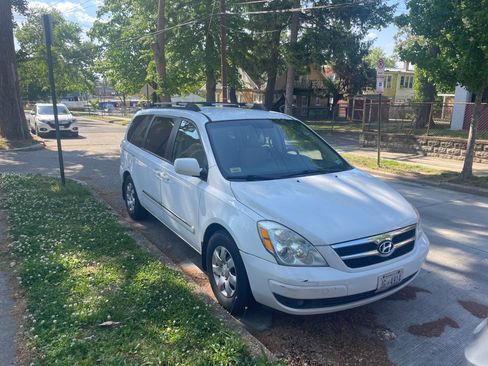 Used 2008 Hyundai Entourage GLS FWD image 8