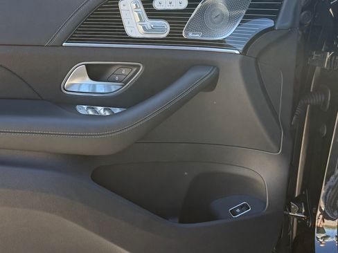 Used 2024 Mercedes-Benz GLS 580 4MATIC image 22