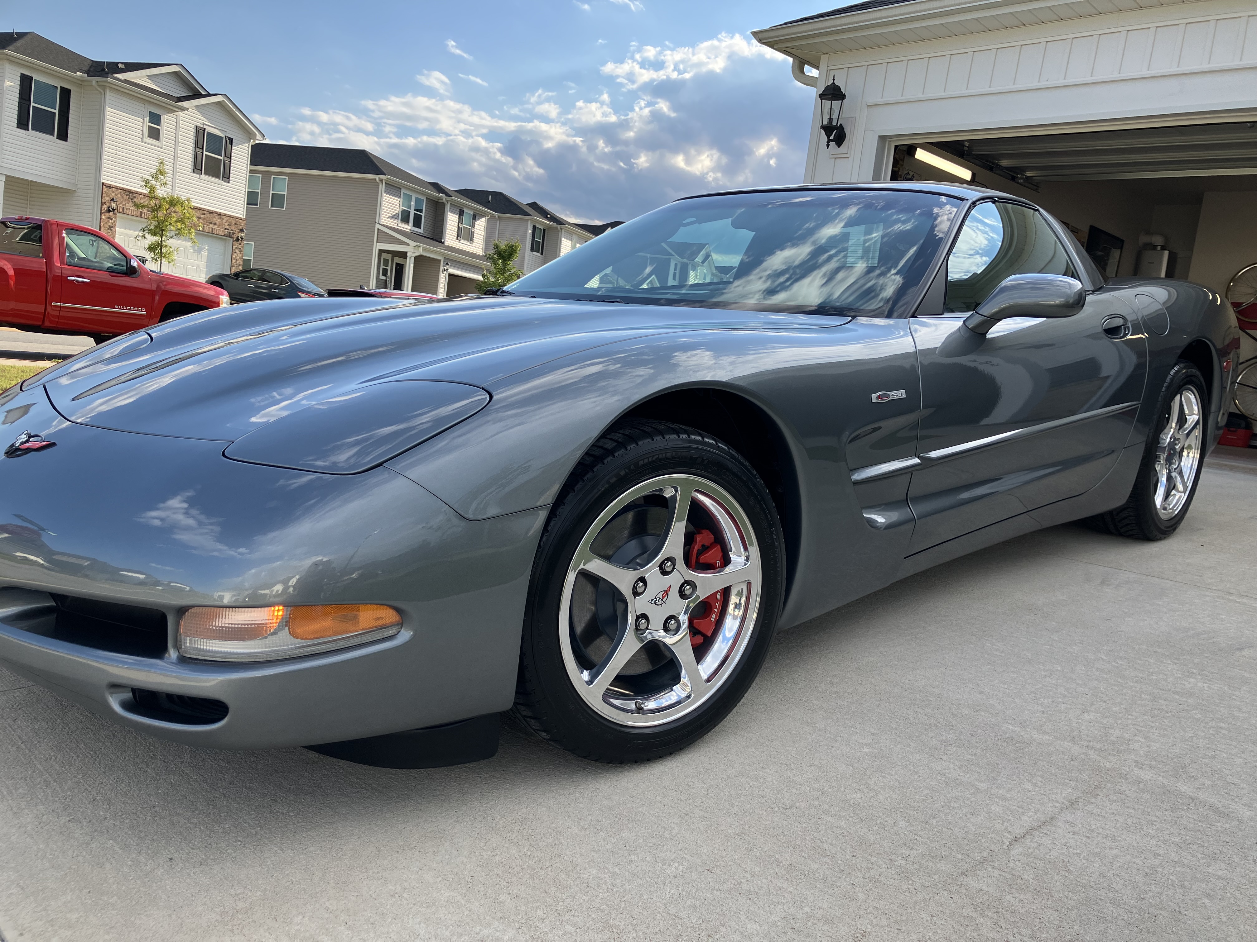 Used 2004 Chevrolet Corvette Coupe w/ Roof Package RWD image 1