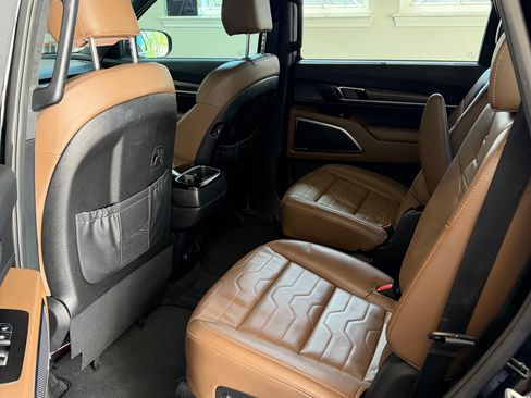 Used 2020 Kia Telluride SX w/ SX Prestige Package image 12