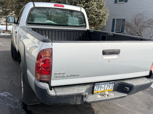 Used 2012 Toyota Tacoma 4x4 Regular Cab image 5