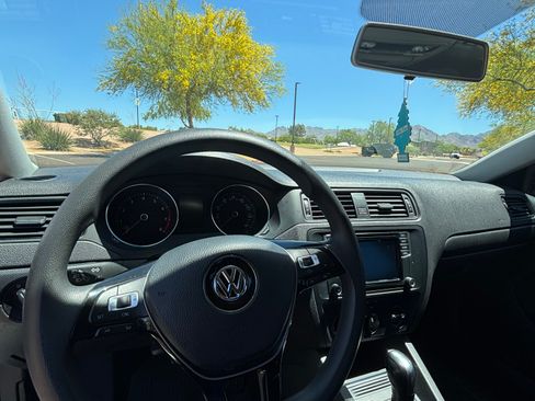 Used 2016 Volkswagen Jetta S FWD image 5