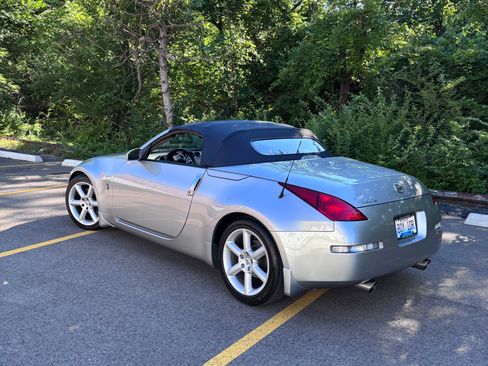 Used 2004 Nissan 350Z Touring RWD image 6