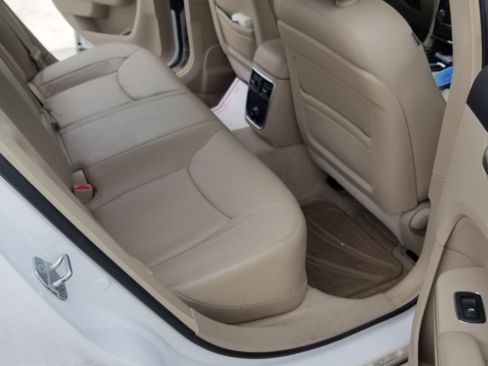 Used 2013 Chrysler 300 image 9