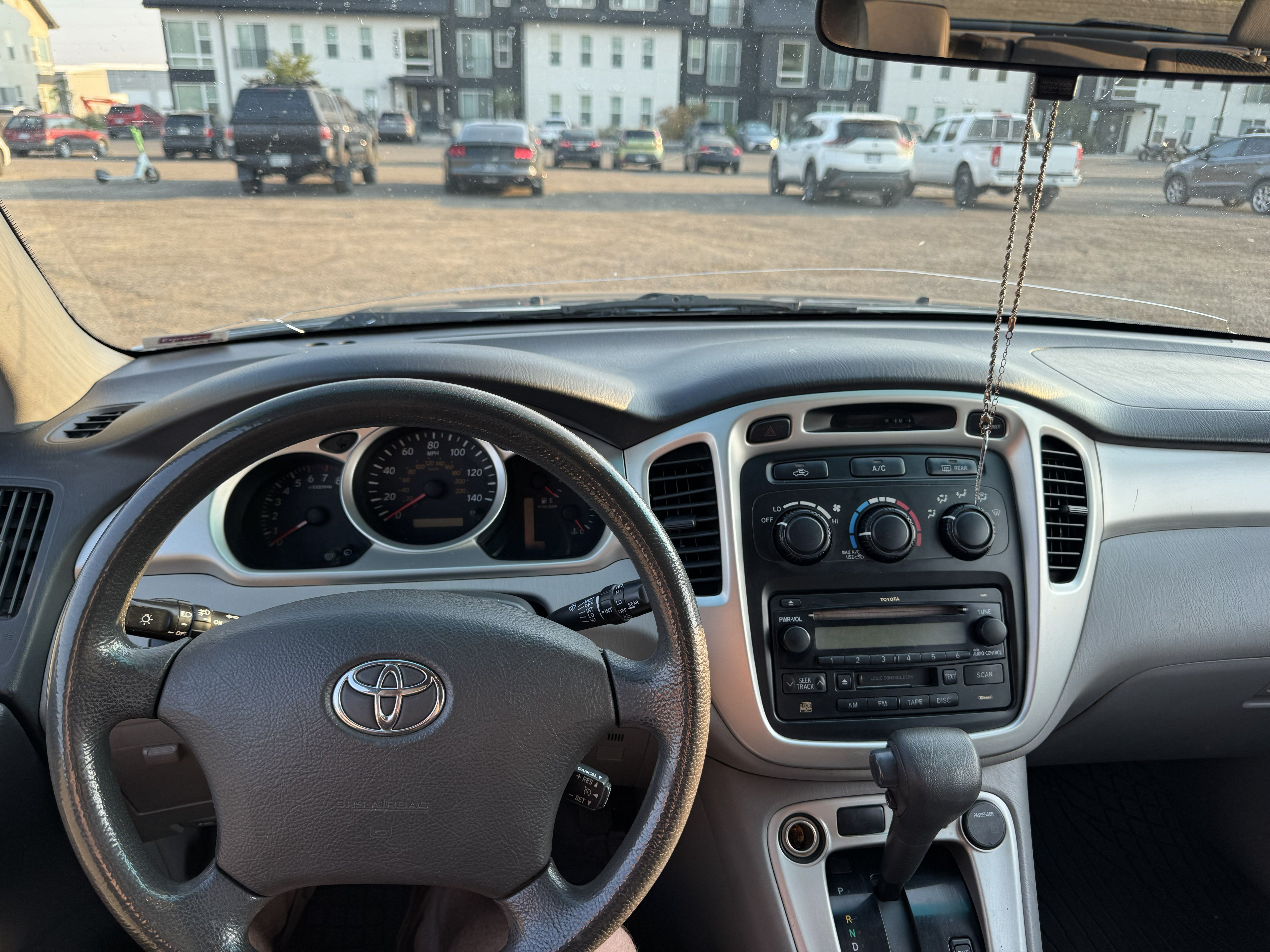 Used 2005 Toyota Highlander 4WD V6 w/ 3rd Row image 16