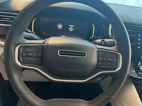 Used 2022 Jeep Wagoneer Series II image 6