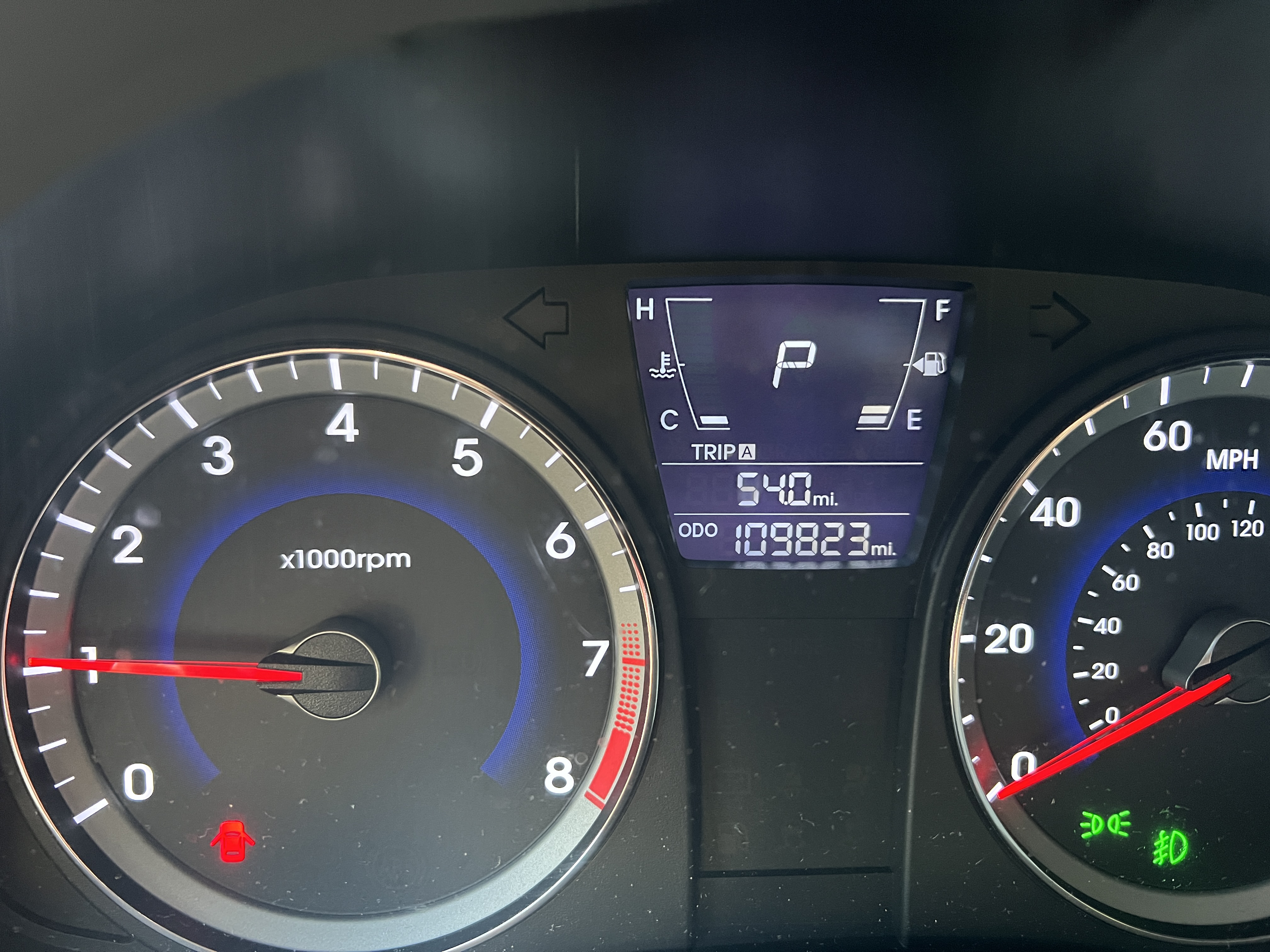 Used 2012 Hyundai Accent GLS w/ Premium Pkg 3 FWD image 1