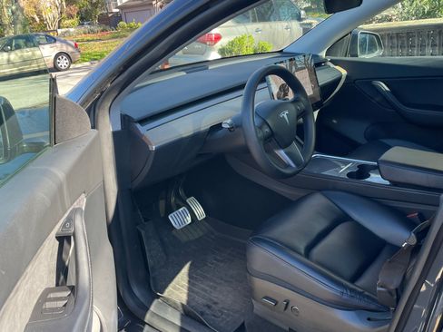 Used 2021 Tesla Model Y Performance image 14