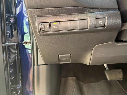 Used 2022 Toyota Corolla LE FWD image 26