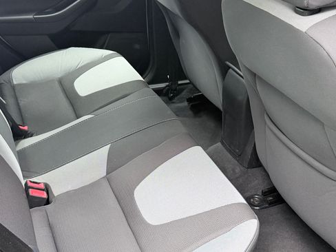 Used 2012 Ford Focus SE w/ SE Sport Pkg FWD image 10