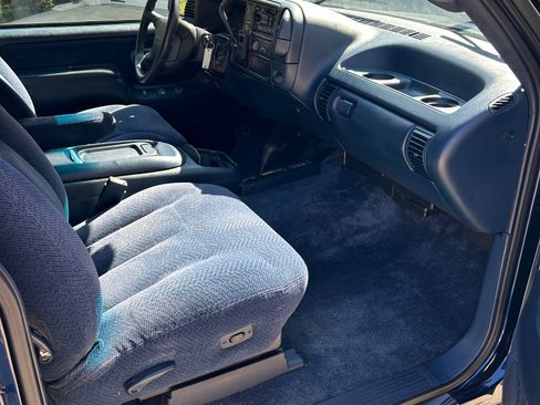 Used 1995 Chevrolet Tahoe 4WD 2-Door image 14