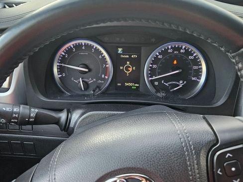 Used 2019 Toyota Highlander XLE image 6