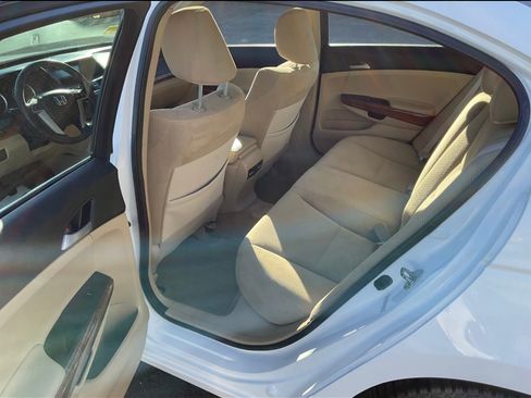 Used 2011 Honda Accord EX image 10