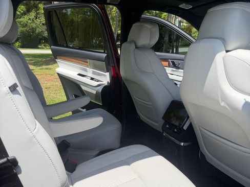 Used 2026 Cadillac Vistiq Luxury AWD/4WD image 8