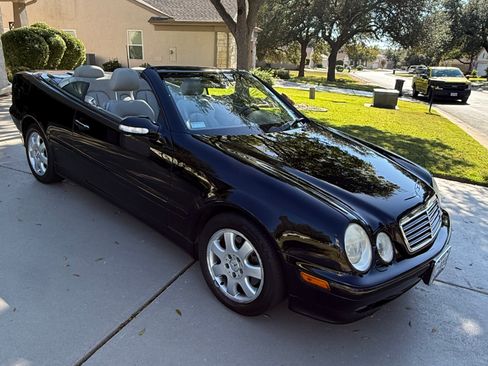 Used 2003 Mercedes-Benz CLK 320 Cabriolet image 2
