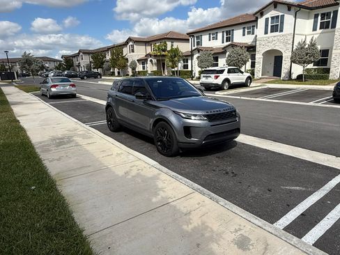 Used 2020 Land Rover Range Rover Evoque SE image 5