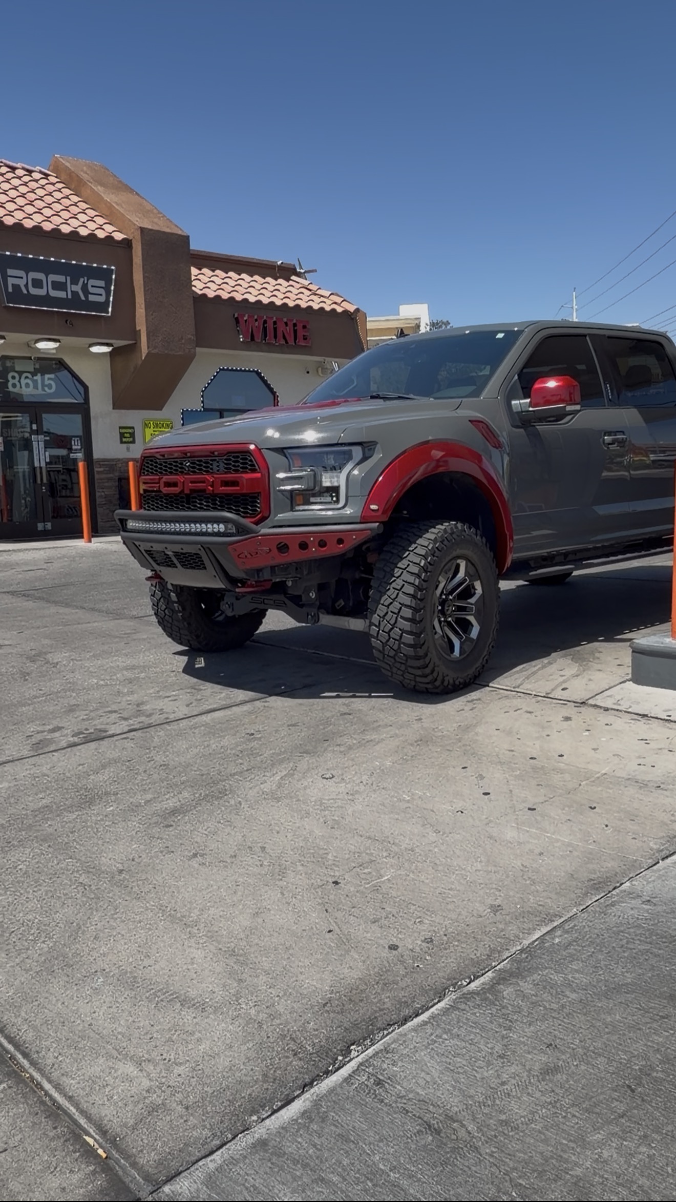 Used 2020 Ford F150 Raptor w/ Equipment Group 802A Luxury AWD/4WD image 4