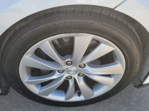 Used 2015 Tesla Model S 85D image 16