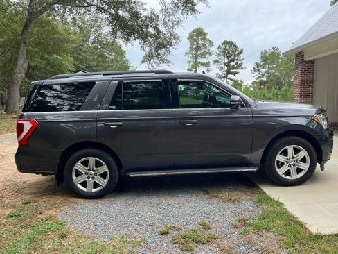 Used 2020 Ford Expedition XLT w/ Equipment Group 202A image 9