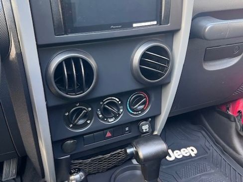 Used 2009 Jeep Wrangler X w/ Black Appearance Group image 5