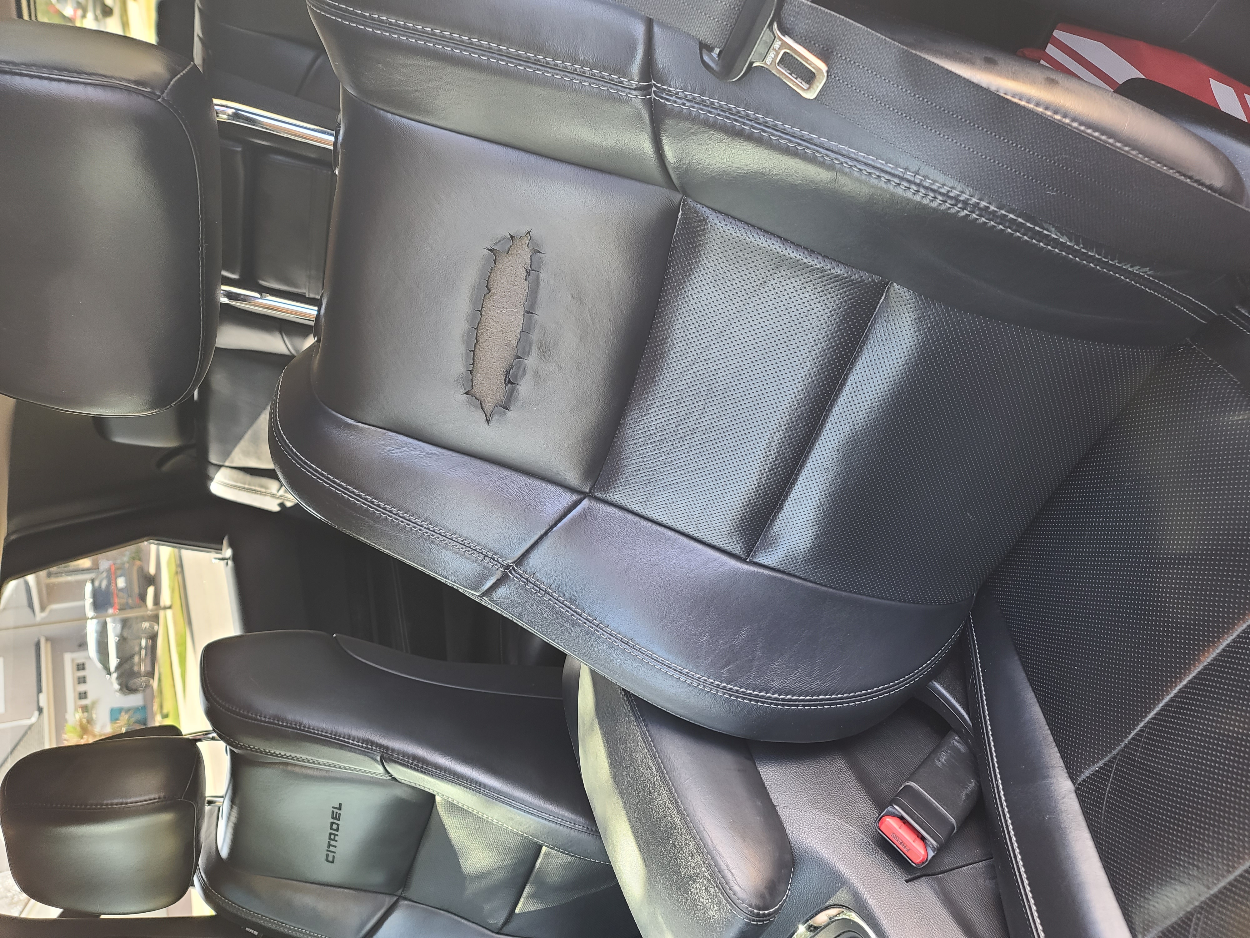 Used 2011 Dodge Durango Citadel RWD image 19
