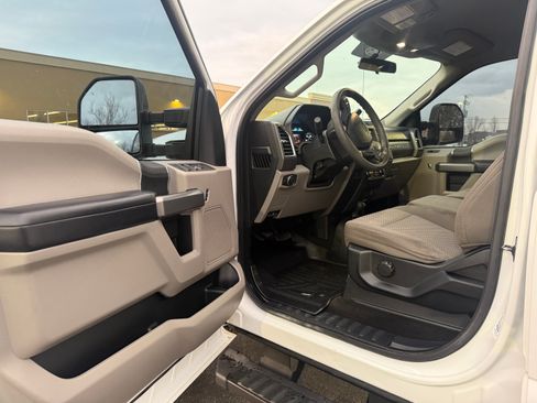 Used 2017 Ford F250 XLT image 9