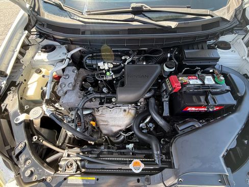 Used 2010 Nissan Rogue SL FWD image 17