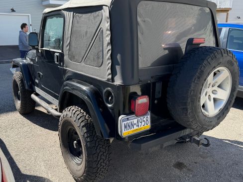 Used 2004 Jeep Wrangler Rubicon w/ Dual Top Group image 16