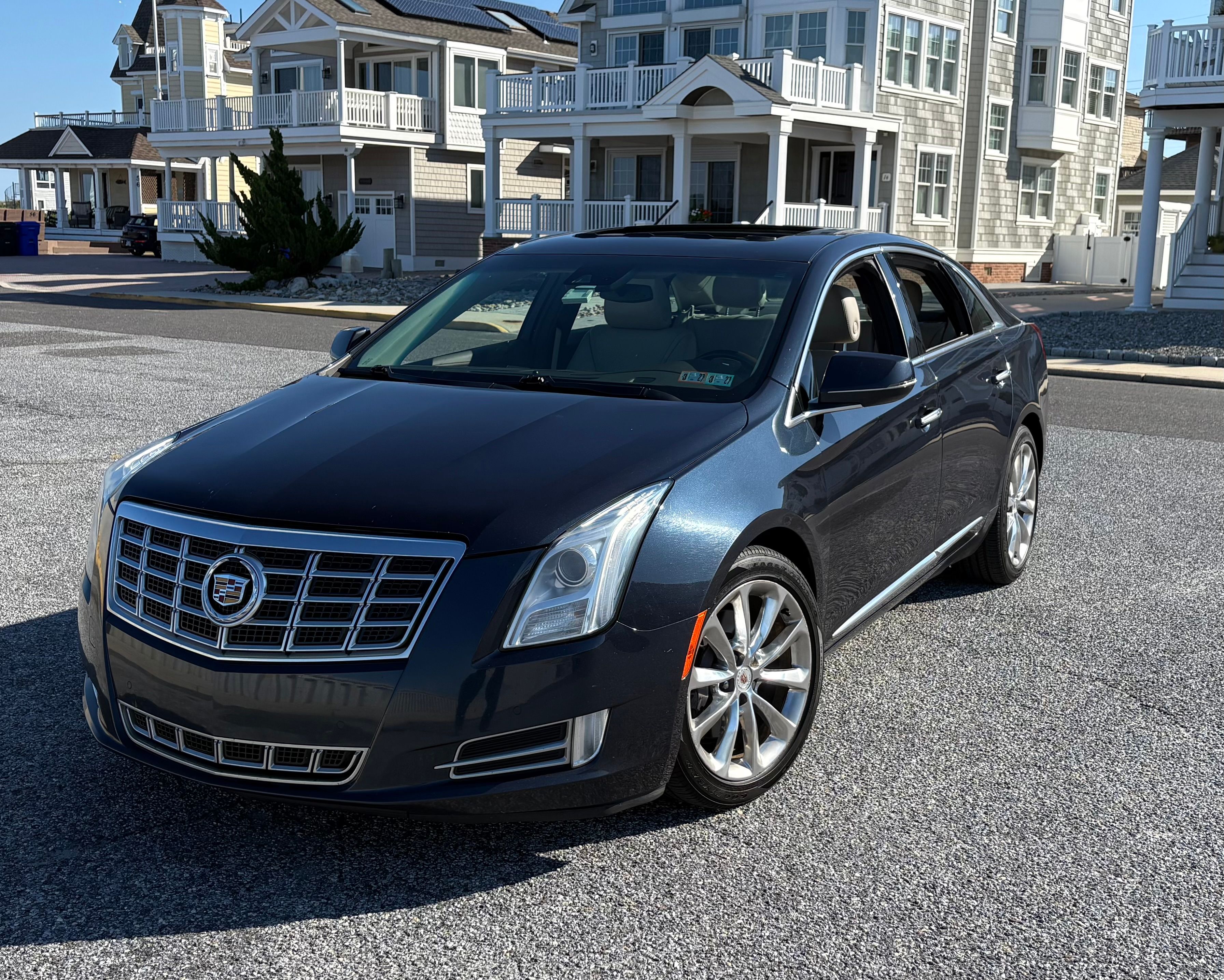 Used 2014 Cadillac XTS Luxury w/ Driver Awareness Package AWD/4WD image 1