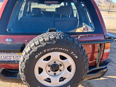 Used 1996 Nissan Pathfinder SE image 6