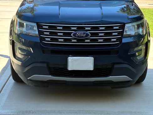 Used 2016 Ford Explorer XLT w/ Equipment Group 202A AWD/4WD image 15
