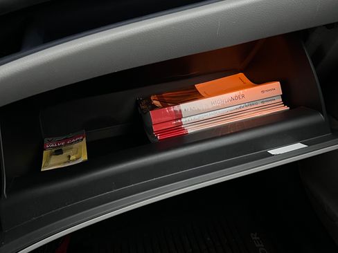 Used 2016 Toyota Highlander XLE image 16