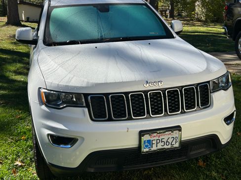 Used 2021 Jeep Grand Cherokee Laredo image 6