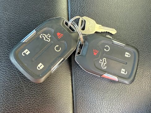 Used 2022 Chevrolet Silverado 2500 LT w/ Convenience Package image 11