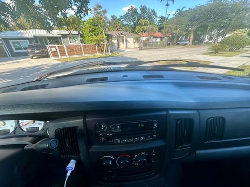 Used 2003 Dodge Ram 2500 Truck SLT image 15