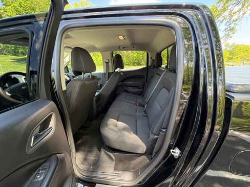 Used 2016 Chevrolet Colorado LT w/ Midnight Edition AWD/4WD image 11