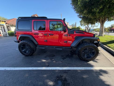Used 2018 Jeep Wrangler Unlimited Sport S AWD/4WD image 5