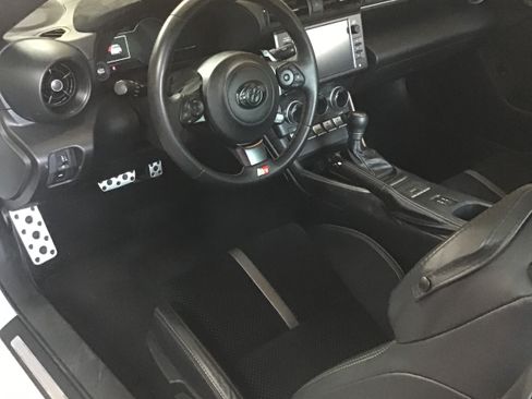 Used 2025 Toyota GR86 Premium w/ Performance Package RWD image 1