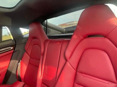 Used 2019 Porsche Panamera 4 image 12