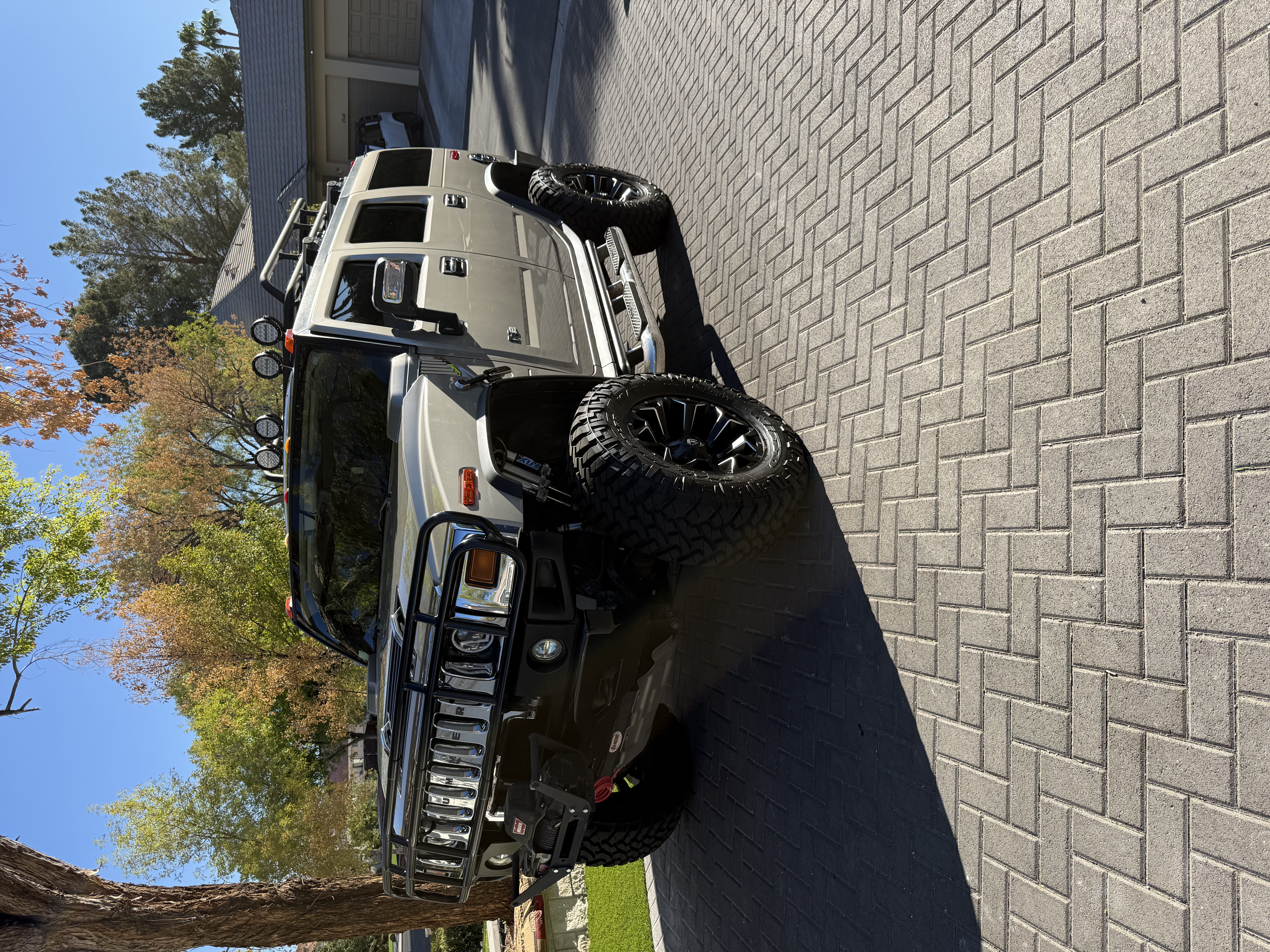 Used 2005 HUMMER H2 w/ Preferred Equipment Group AWD/4WD image 1