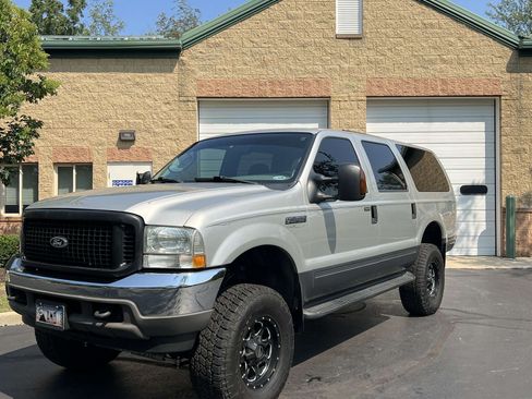 Used 2004 Ford Excursion XLT image 4